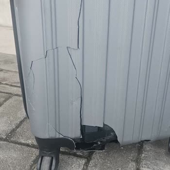 Kırık Valiz Ve Tazminat Yanıtı Bekleyen Şikayet