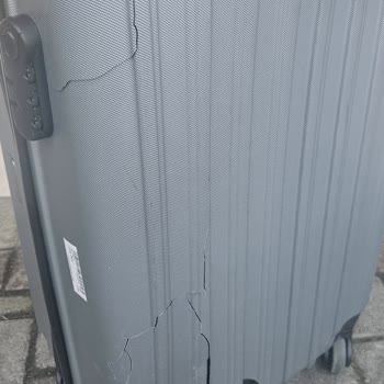 Kırık Valiz Ve Tazminat Yanıtı Bekleyen Şikayet