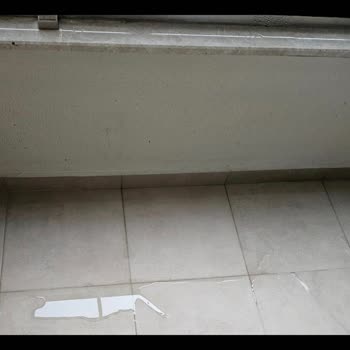 Yağmurda Su Sızdıran Cam Balkon Ve Kırık Aparatlar İçin Ücretsiz Onarım Talebi