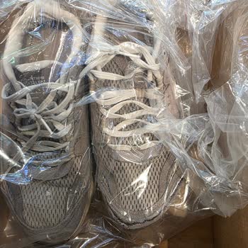 Skechers Ayakkabısında Dikiş Atması Ve Mağaza Yardımcı Olmaması