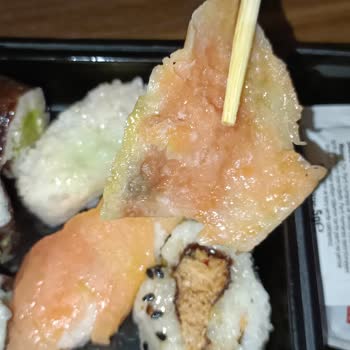 Migros Dardanel Somon Sushi Ürünü Yeşile Dönmüş Ve Sağlığı Tehdit Ediyor