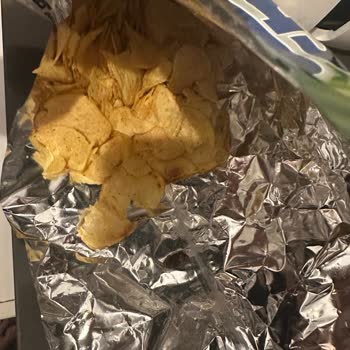 Şok Market Amigo Cipsinde Hamam Böceği Bulunması Sağlık Endişesi Yaratıyor