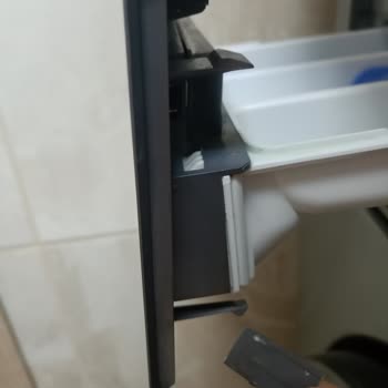 Vestel Pro İnverter Çamaşır Ve Kurutma Makinesinde Plastik Parçalar Kısa Sürede Hasar Gördü