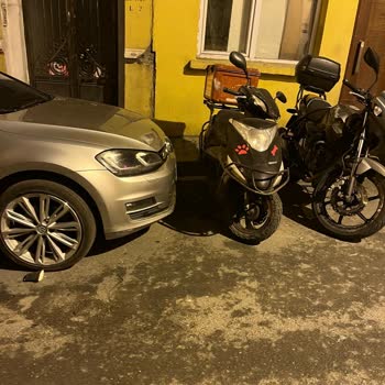 Şişli Ergenekon Mahallesi’nde Kapı Önü Demirleri Engelli Vatandaşı Park Erişimini Kısıtlıyor