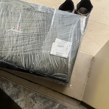 Karaca Tencere Takımının Bir Kapağının Kırık Olduğunu Gördük