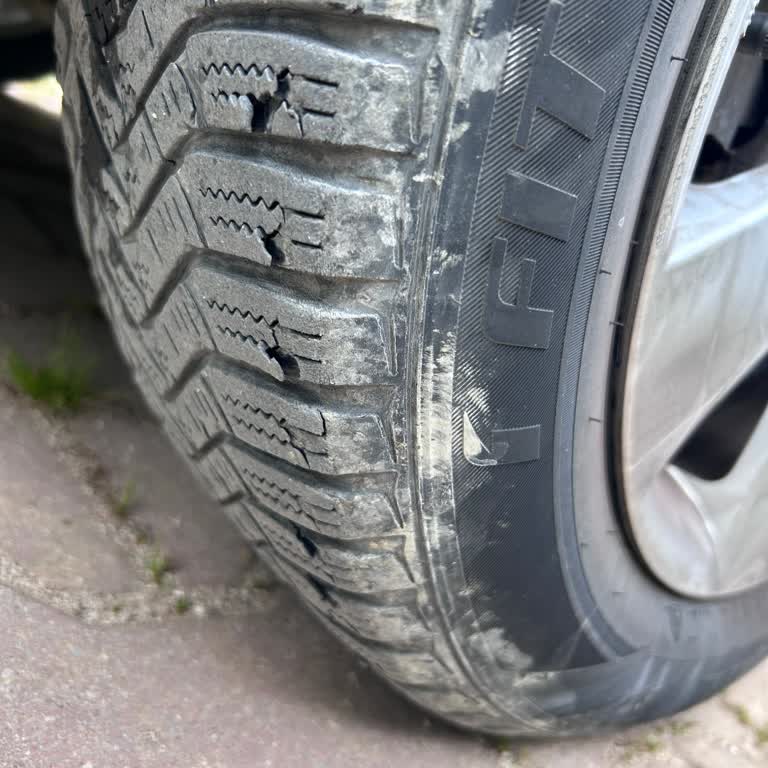 Görselde Yeni Ford Tourneo, Gerçekte Yıpranmış Fiorino, Güvenim Sarsıldı