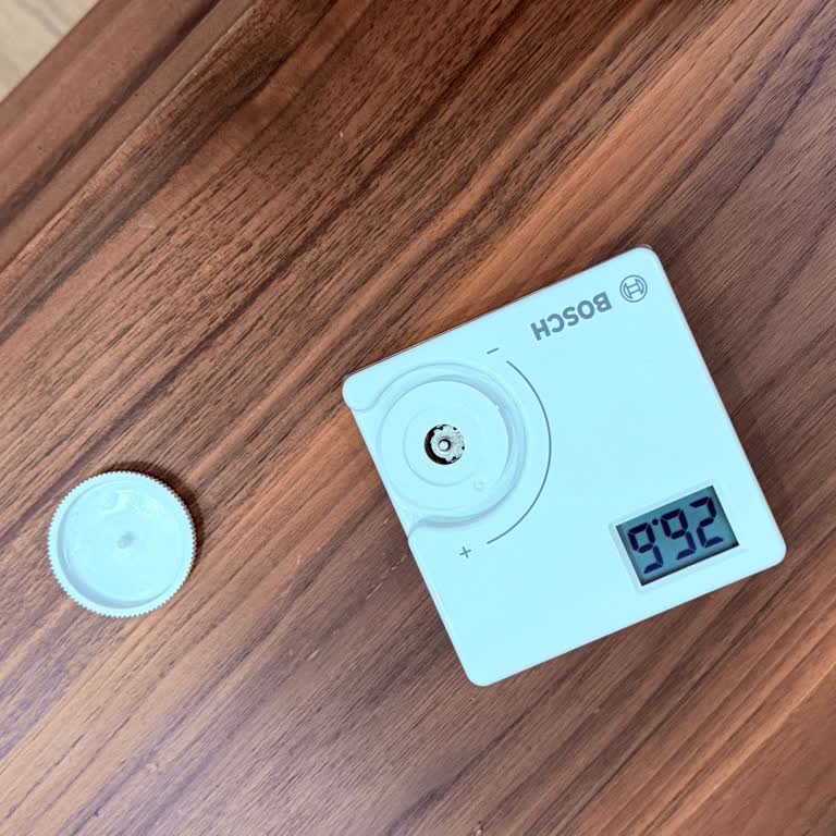 Bosch Oda Termostatı Butonunda Kırılma Ve Kalitesiz Malzeme