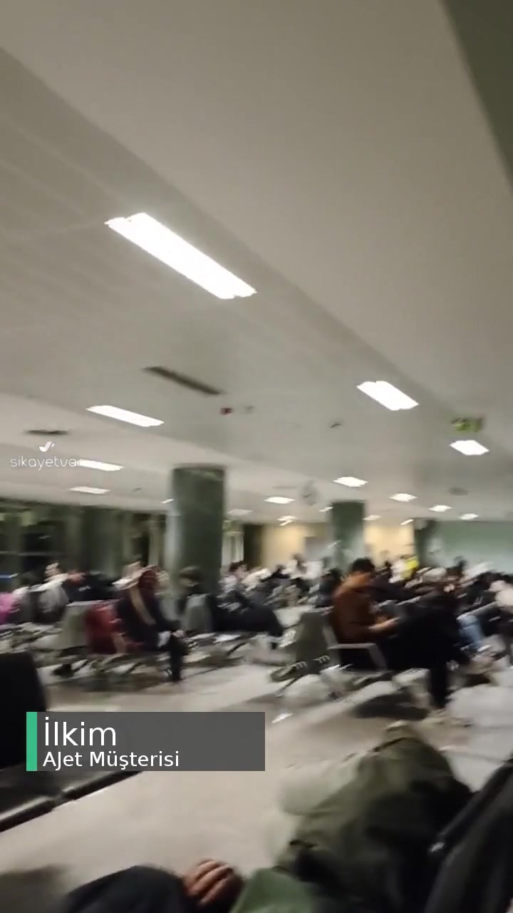 Ajet 23.35 Uçağı Rötarı videonun kapak resmi