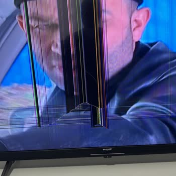 Garanti Kapsamındaki Televizyonumda Servis Sonrası Ek Hasar Ve Ekran Farklılığı