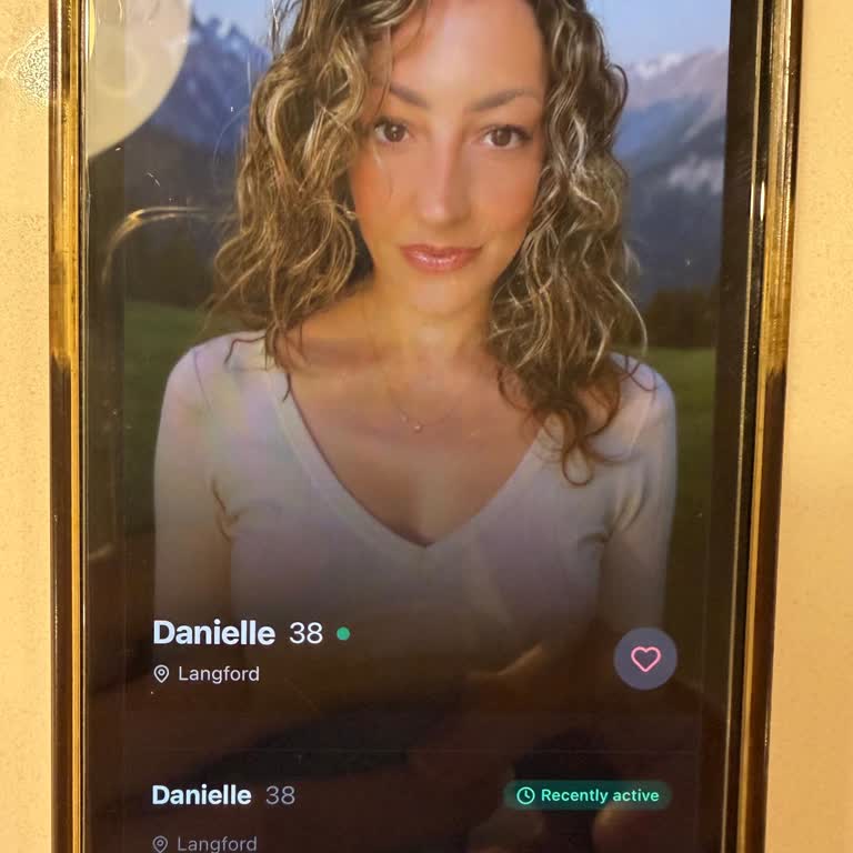 Fake Badoo Profile Using My Photos – Immediate Removal Requested