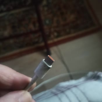 Honor 90 Batarya Patlaması Evde Yangın Tehlikesi