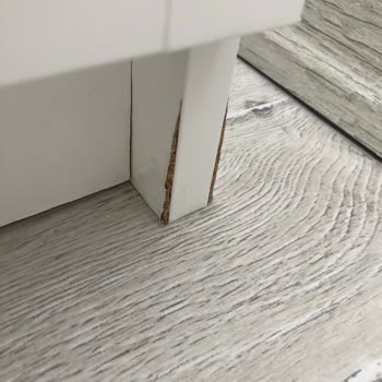 IKEA Billy Kitaplığının Kaplaması Kısa Sürede Kabardı Ve Yanıt Gelmedi