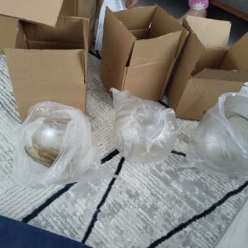 Kırık Avize Ve Geciken Geri Ödeme