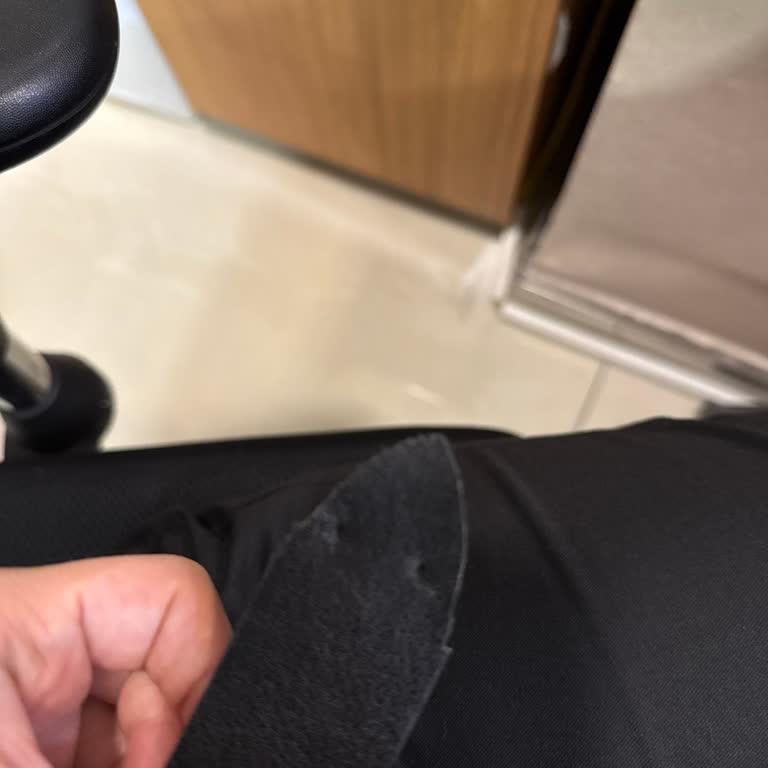 Defolu Kemerli Pantolon Ve Cevapsız Canlı Destek