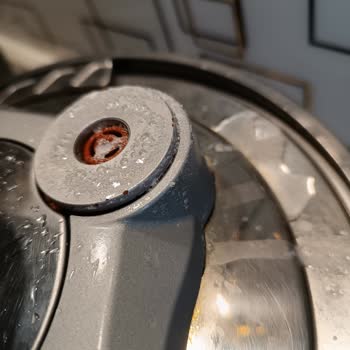 Schafer Düdüklü Tencerede İç Kararma Ve Kapağında Arıza, Ücret İadesi Talebi