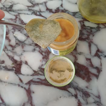 Hero Baby Meyve Püresi Kapağını Açtığımda Küflenmiş Ve Kabuklu Çıktı