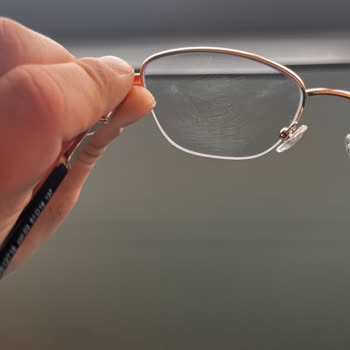 Yanlış Cam Ve Çizik Bulunan Yedek Gözlükte Garanti Kapsamında Değişim Talebi