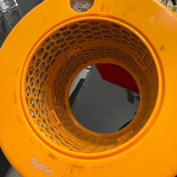 Dyson Filtreleri Ambalajsız, Kirli Ve Sigara Kokulu; Yeni Filtre Talebi Gecikiyor