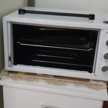 Fırın Kapağı Kullanım Olmadan Patladı, Servis Kullanıcı Hatası Dedi Ve Ücret Talep Etti