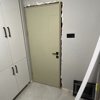 Yanlış Renkli Kapılar Ve İlgisiz Müşteri Hizmeti