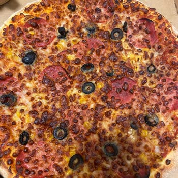 Domino's Pizza’da Kesilmemiş, Soğuk Ve Özensiz Pizza Şikayeti