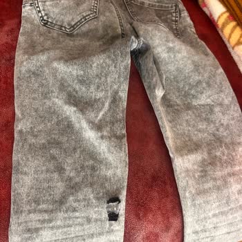 Calzedonia Pantolonunda Dikiş Atması Ve Kumaş Erimesi, Mağaza Açıklama Sunmadı