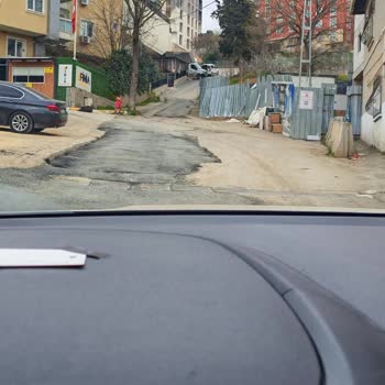 Şölen Sokak’ta Açık Kazı Alanı Acilen Kapatılmalı