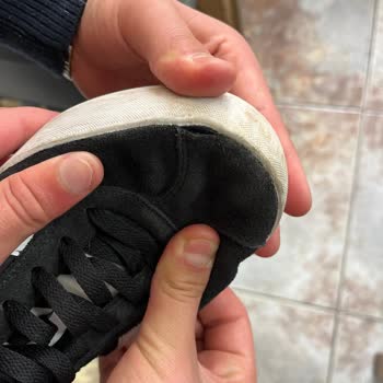 Ayakkabının Dikiş Atması Ve Taban Çatlaması Nedeniyle Değişim Talebi