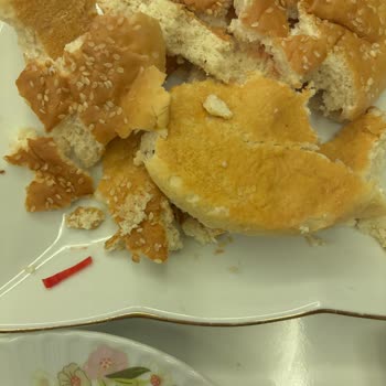 UNO Hamburger Ekmeğinde Bayatlık Ve Parçalanma Sorunu