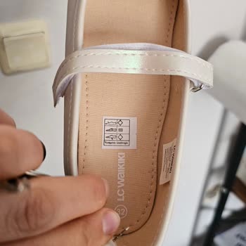 LCW Çankırı Mağazasında Çocuk Ayakkabısındaki Keskin Alarm Parçası Güvenlik İhmali