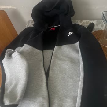 Nike Tech Ürün Fermuarı Kırıldı, Ücretsiz Tamir Veya Değişim İstiyorum