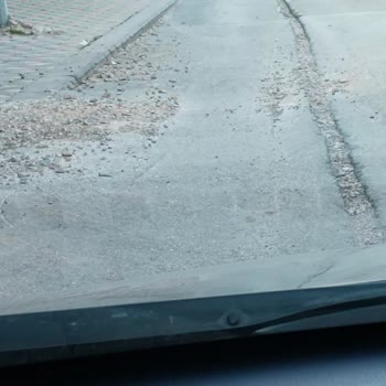 1995. Sokaktaki Asfalt Bozukluğu İçin Acil Yenileme Talebi