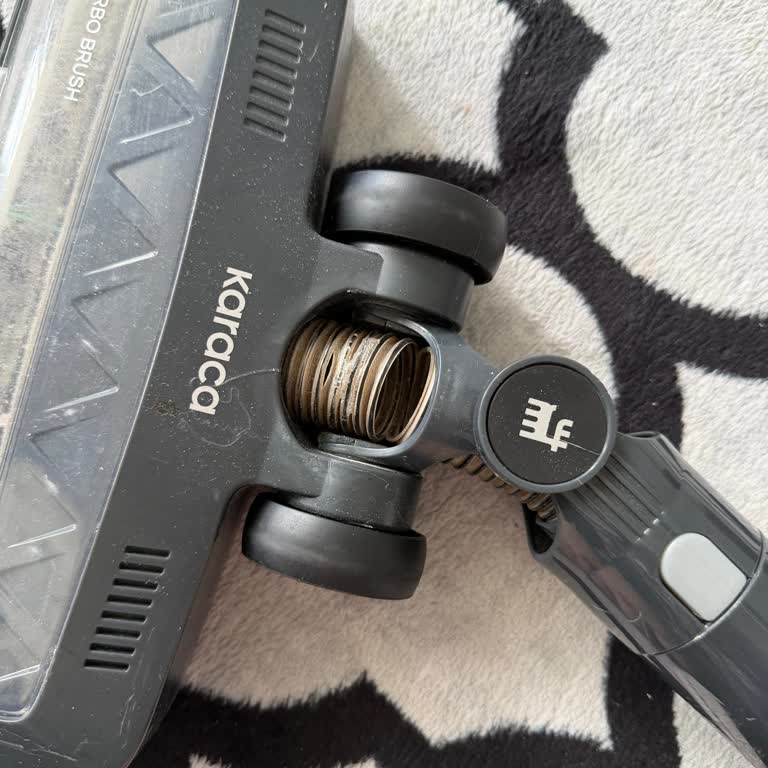 Karaca Vantuz Dikey Süpürge Hortum Kırılması Ve Güç Işıkları Sorunu İçin Servis Reddedildi