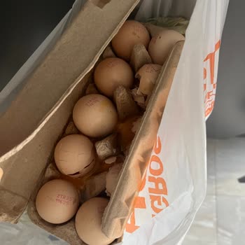 Migros'tan Kırık Yumurtalar İçin Ücret İadesi Reddi