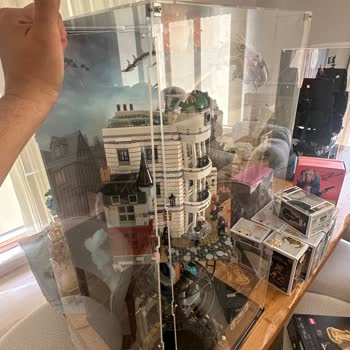 Yan Kapak Yanlışlığı Ve Çizik Pleksi Nedeniyle Lego Seti Kullanılamıyor