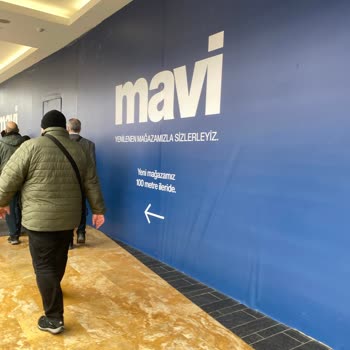 Mavi Mağazasının Tadilat Bilgilendirme Eksikliği Ve Uzun Sıra Sorunu