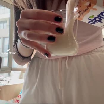 Alpro Vanilya Aromalı Badem Sütümün STK Geçmediği Halde Katılaşması