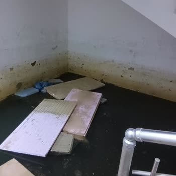 Dakika18 Blokta Lağım Su Birikintisi Sağlık Ve Elektrik Tehlikesi Yaratıyor
