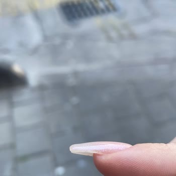 Jel Tırnak Uygulamasında Aşırı Kalın Ve Şekilsiz Sonuç İçin 1000 TL İade Talebi