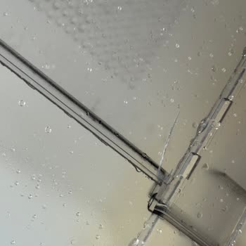 Arçelik Buzdolabında Kırık Buzluk Ve Küflenen Sebzelik İçin Garanti Kapsamında Çözüm Talebi