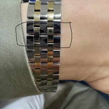 Yetkili Mağazada Saat Kordonunda Çizik Oluşması Ve Sorumluluk Reddi