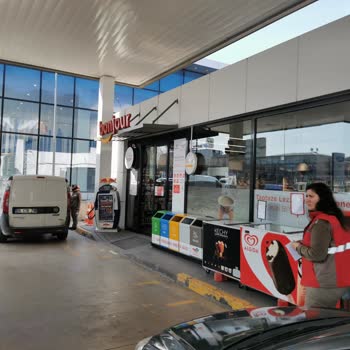 Benzinlikte WC Kullanımında Fotoğraf Çekilmesi Ve Yetkilinin İlgisizliği