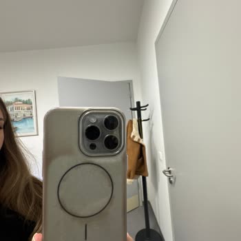 Casemeta IPhone 15 Pro Max Kılıfında Kısa Sürede Renk Değişimi Ve Kartlık Soyulması