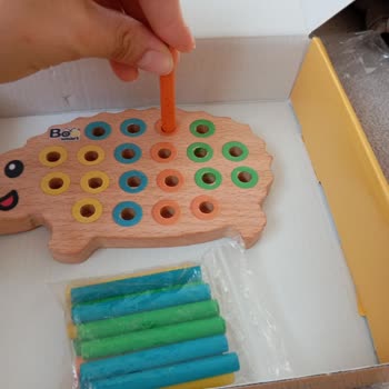 Montessori Kirpi Bul Tak Oyuncusunda Üretim Hatası Parçalar Uyumlu Değil