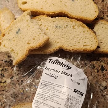 Şok Market’te Sürekli Küflü Ekmeğe Karşı Denetim Talebi