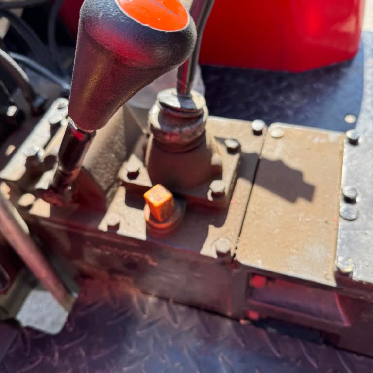 Ceyhan Servisi Gelmedi, Traktörüm Yağ Kaçağı Sorunu Çözülmedi