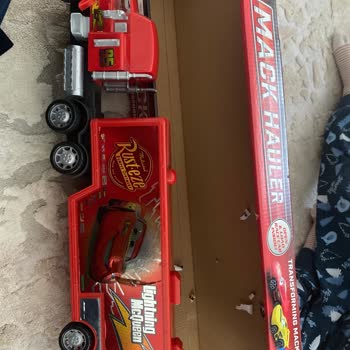 Mack Transforming Play Set’te Yoğun Boya Sızıntısı Çocuk Güvenliğini Tehdit Ediyor