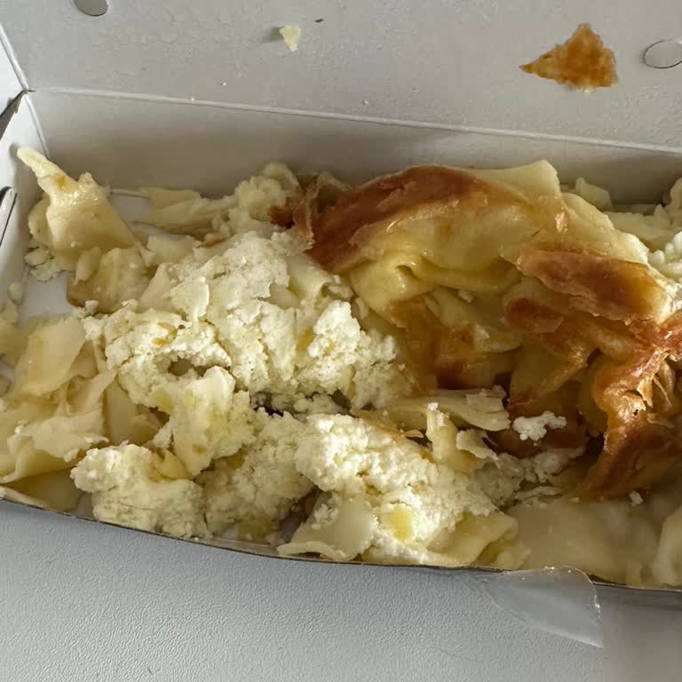 Kalitesiz Ve Hijyenik Olmayan Parçalı Börek Gönderimi