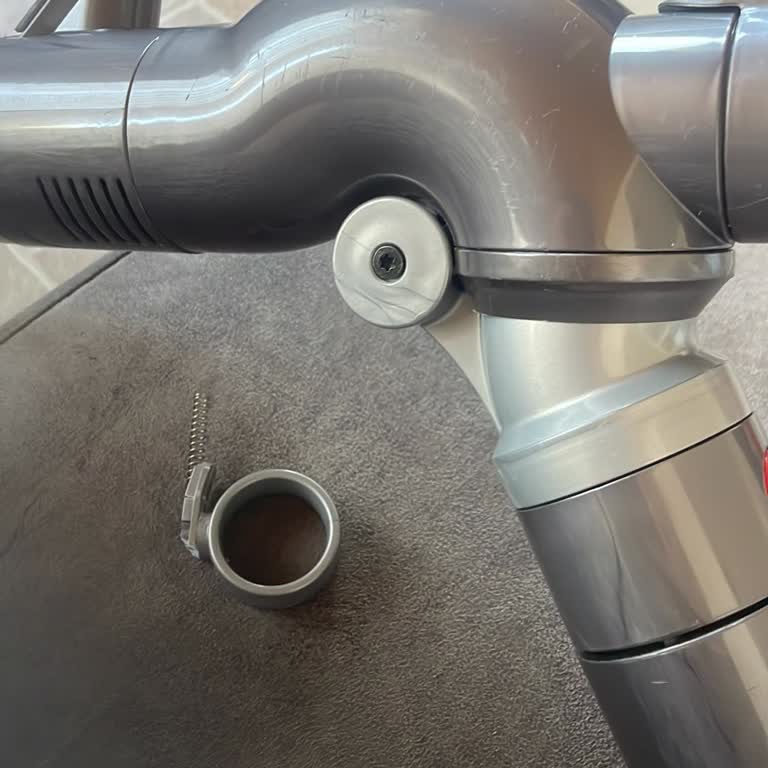 Dyson Big Ball Hortum Klipsi Tekrar Kırıldı, Ücretsiz Değişim Talebi