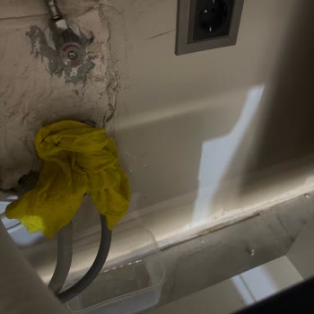 Montaj Sırasında Tesisat Bozuldu, Su Kaçağı Oluştu Ve Müşteri Hizmetleri Yardımsız Bıraktı